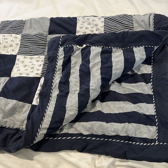 Burt's Bees Baby Reversible 100% Organic Cotton Thick Quilt Blanket - Picture 5 of 9